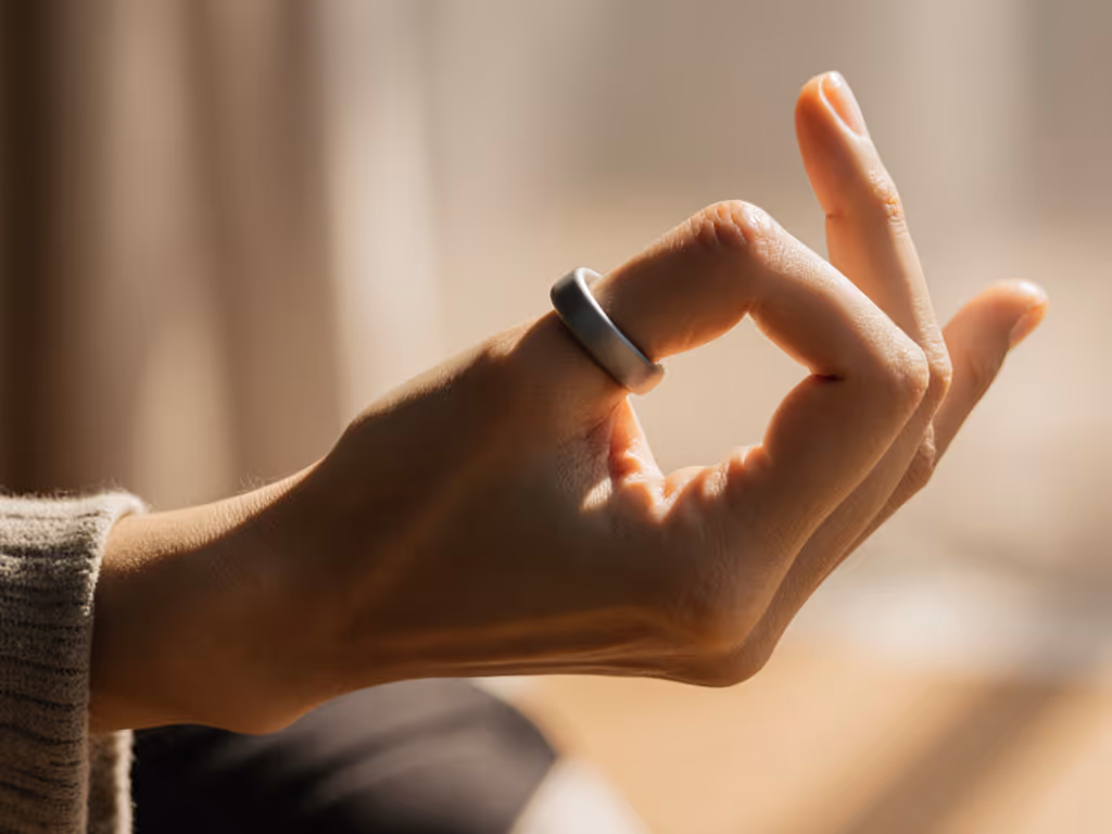 close-up_smart_ring_on_hand_in_yoga_pose